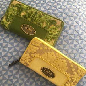 2 Petunia Pickle Bottom Cake Wallets! EUC